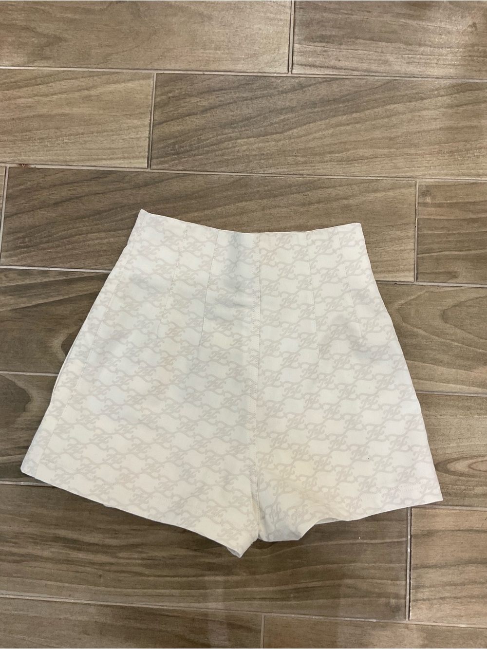Fendi Shorts - Picture 3 of 7